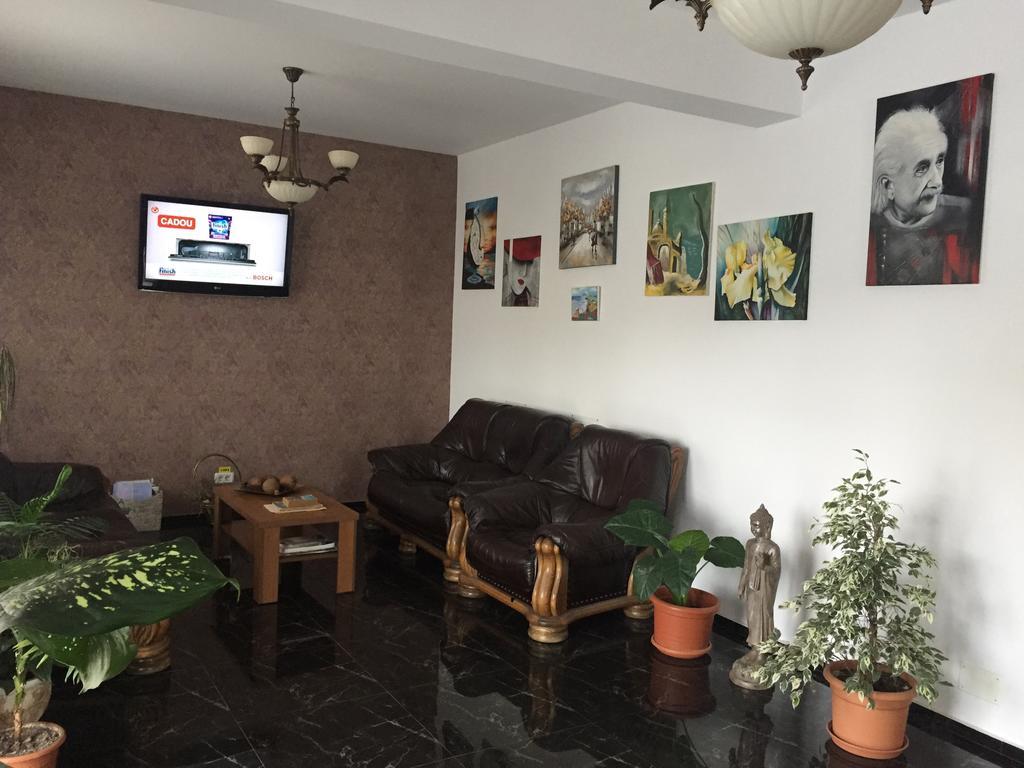 Hotel Nova Residence Popesti-Leordeni エクステリア 写真