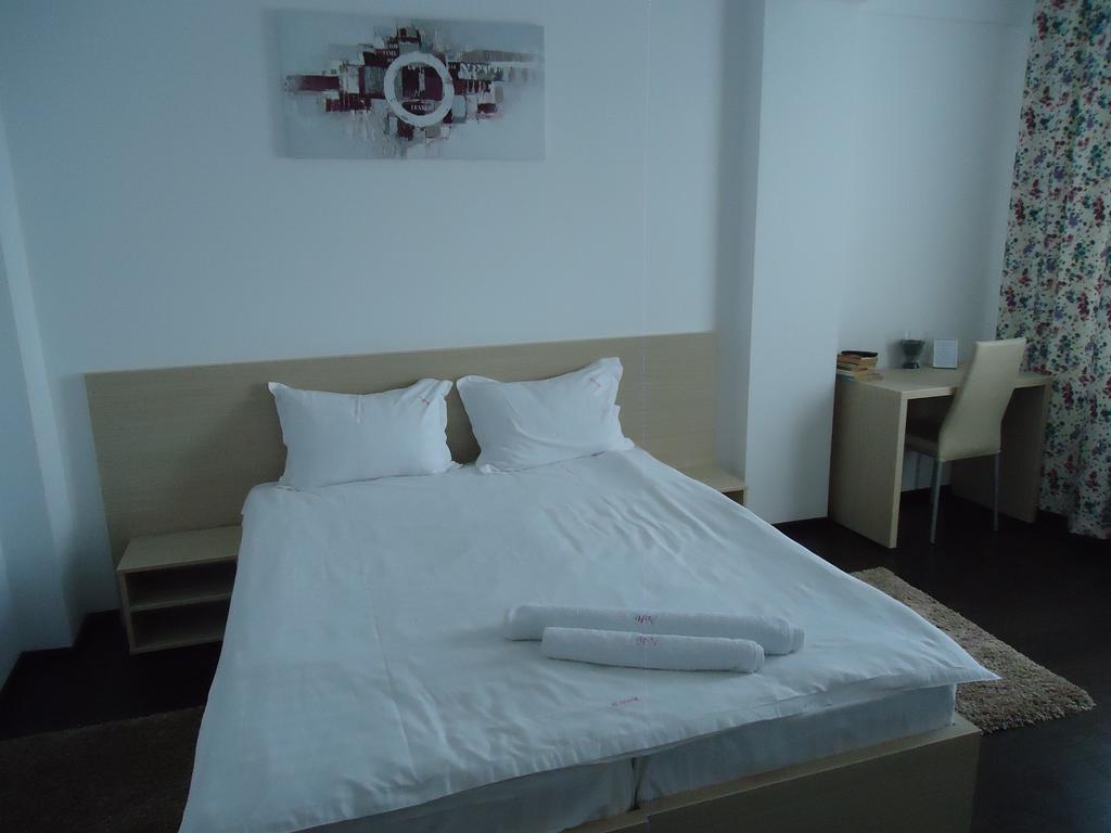 Hotel Nova Residence Popesti-Leordeni エクステリア 写真