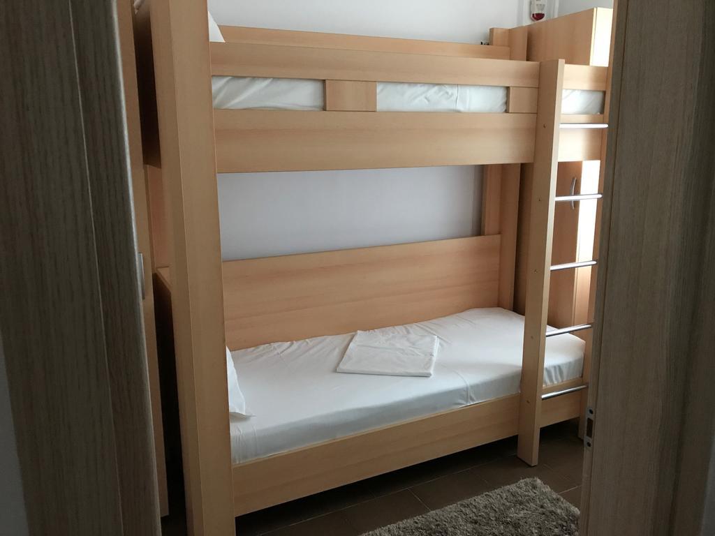 Hotel Nova Residence Popesti-Leordeni エクステリア 写真
