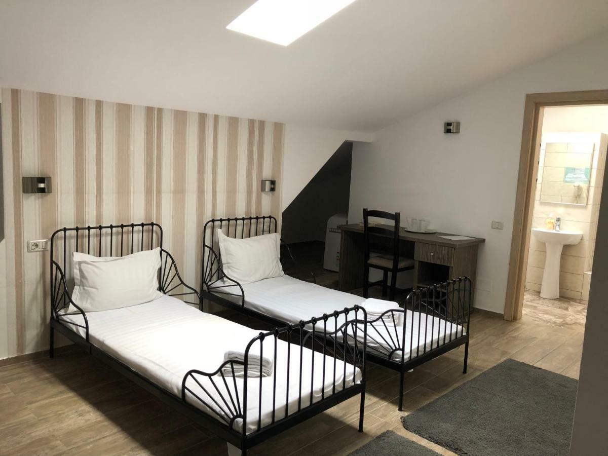 Hotel Nova Residence Popesti-Leordeni エクステリア 写真