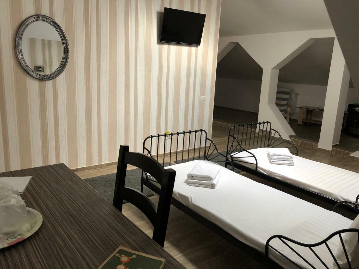 Hotel Nova Residence Popesti-Leordeni エクステリア 写真