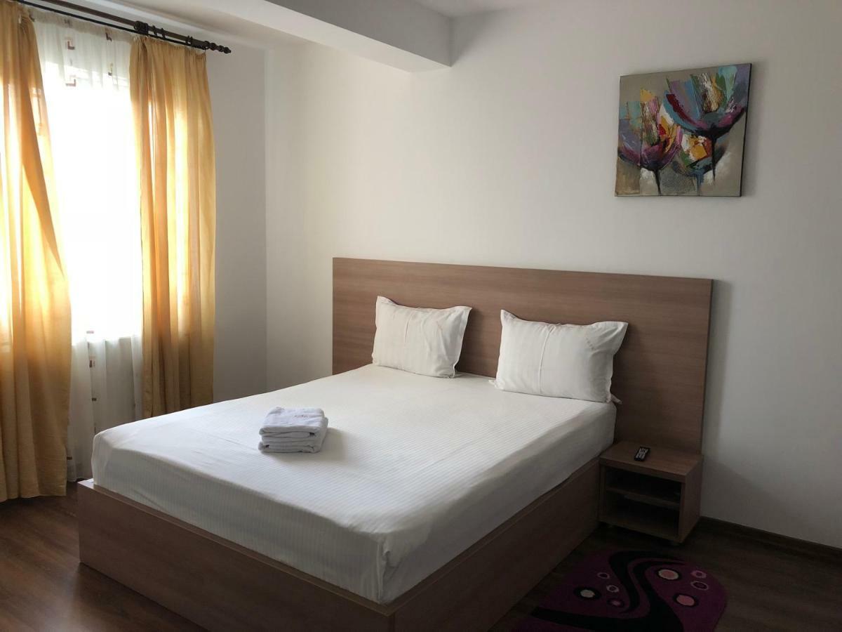 Hotel Nova Residence Popesti-Leordeni エクステリア 写真