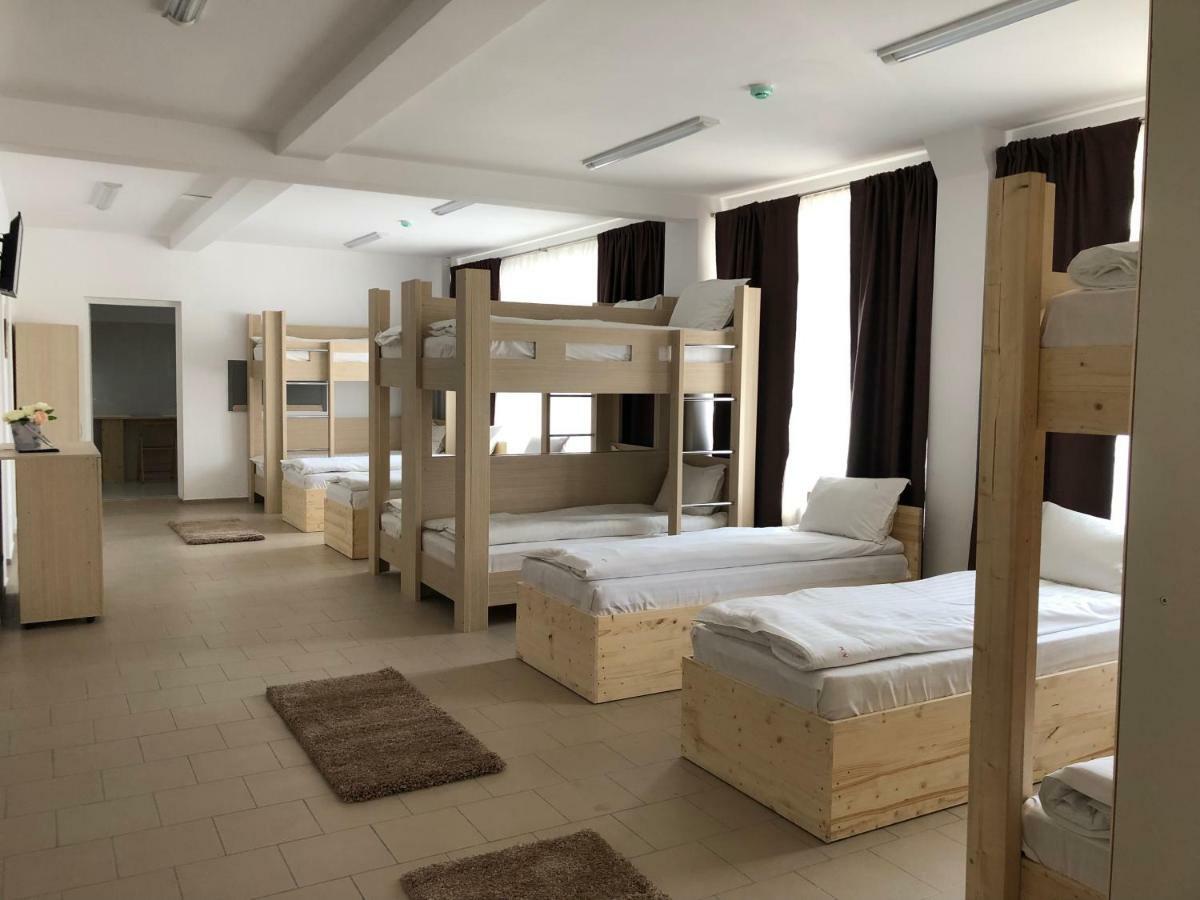 Hotel Nova Residence Popesti-Leordeni エクステリア 写真