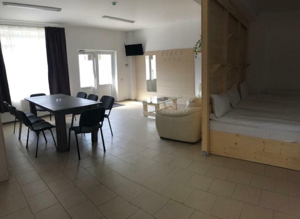 Hotel Nova Residence Popesti-Leordeni エクステリア 写真