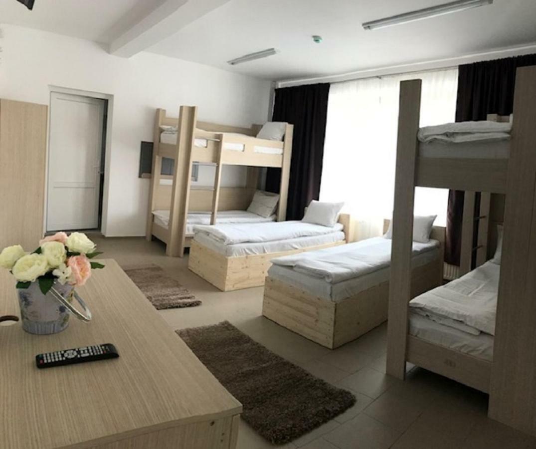 Hotel Nova Residence Popesti-Leordeni エクステリア 写真