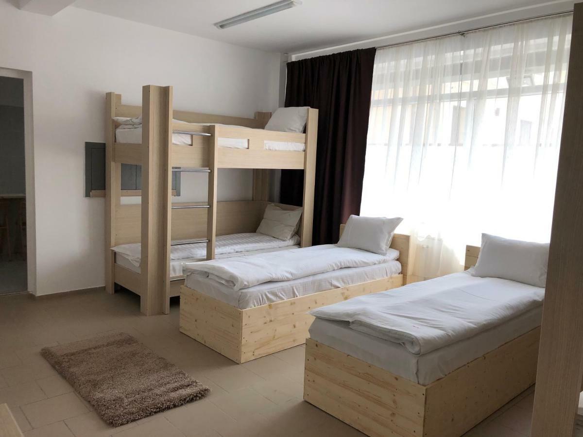 Hotel Nova Residence Popesti-Leordeni エクステリア 写真