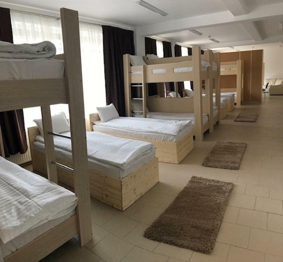 Hotel Nova Residence Popesti-Leordeni エクステリア 写真