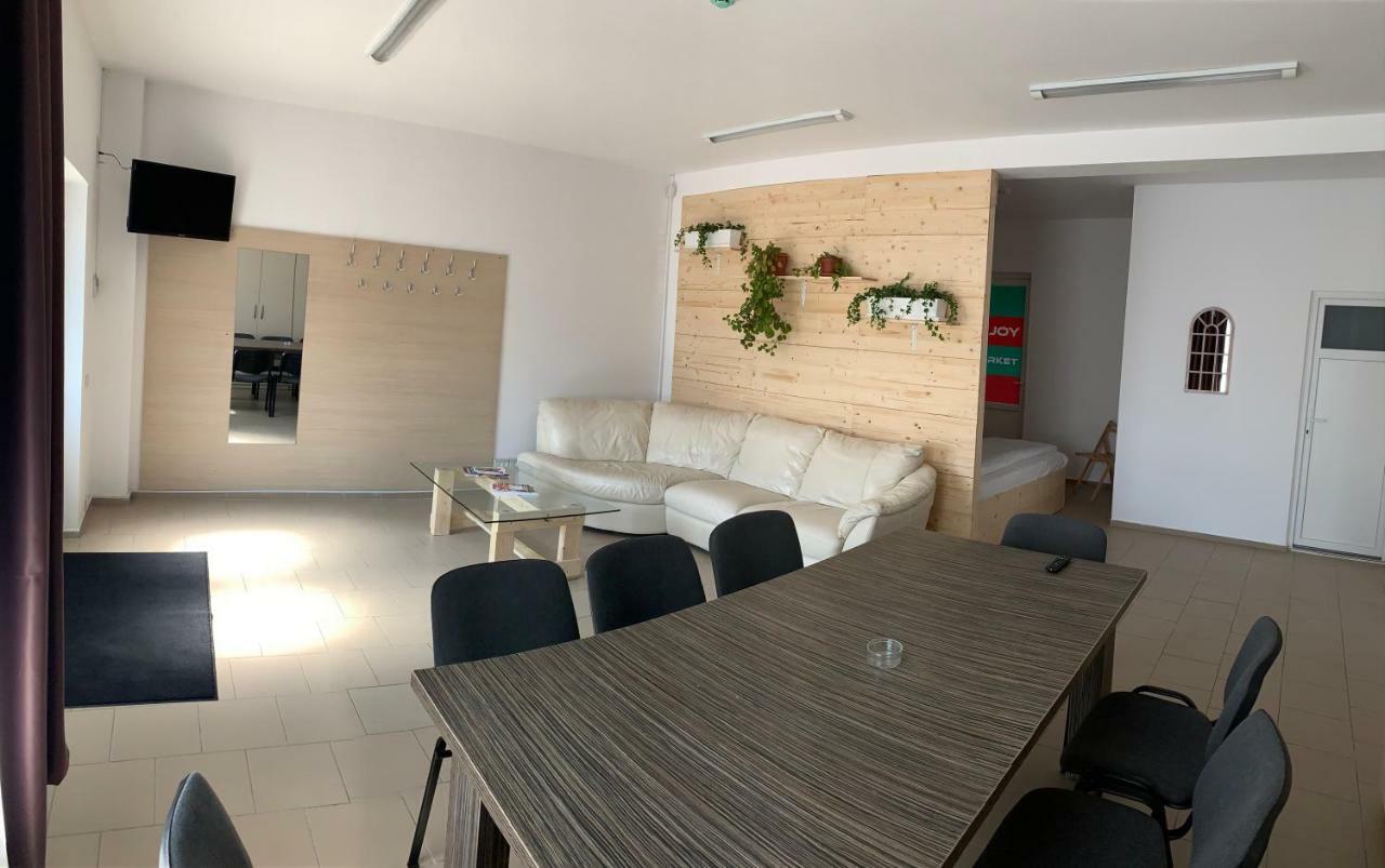 Hotel Nova Residence Popesti-Leordeni エクステリア 写真