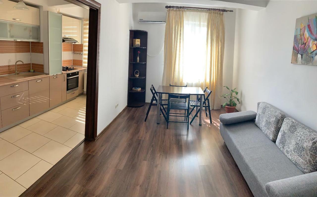 Hotel Nova Residence Popesti-Leordeni エクステリア 写真