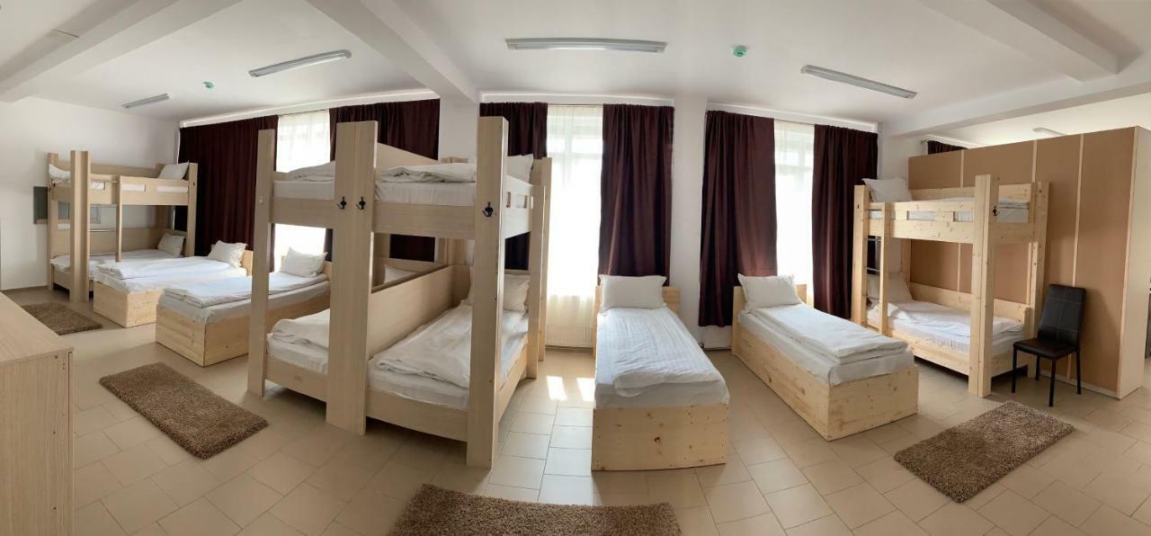 Hotel Nova Residence Popesti-Leordeni エクステリア 写真