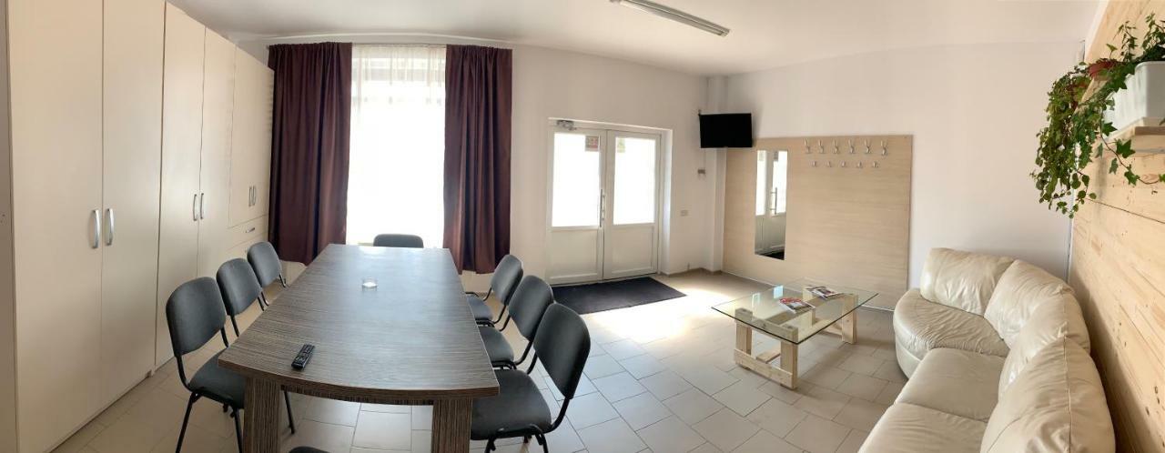 Hotel Nova Residence Popesti-Leordeni エクステリア 写真