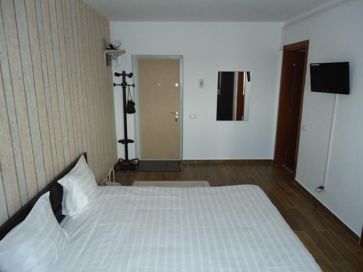 Hotel Nova Residence Popesti-Leordeni エクステリア 写真