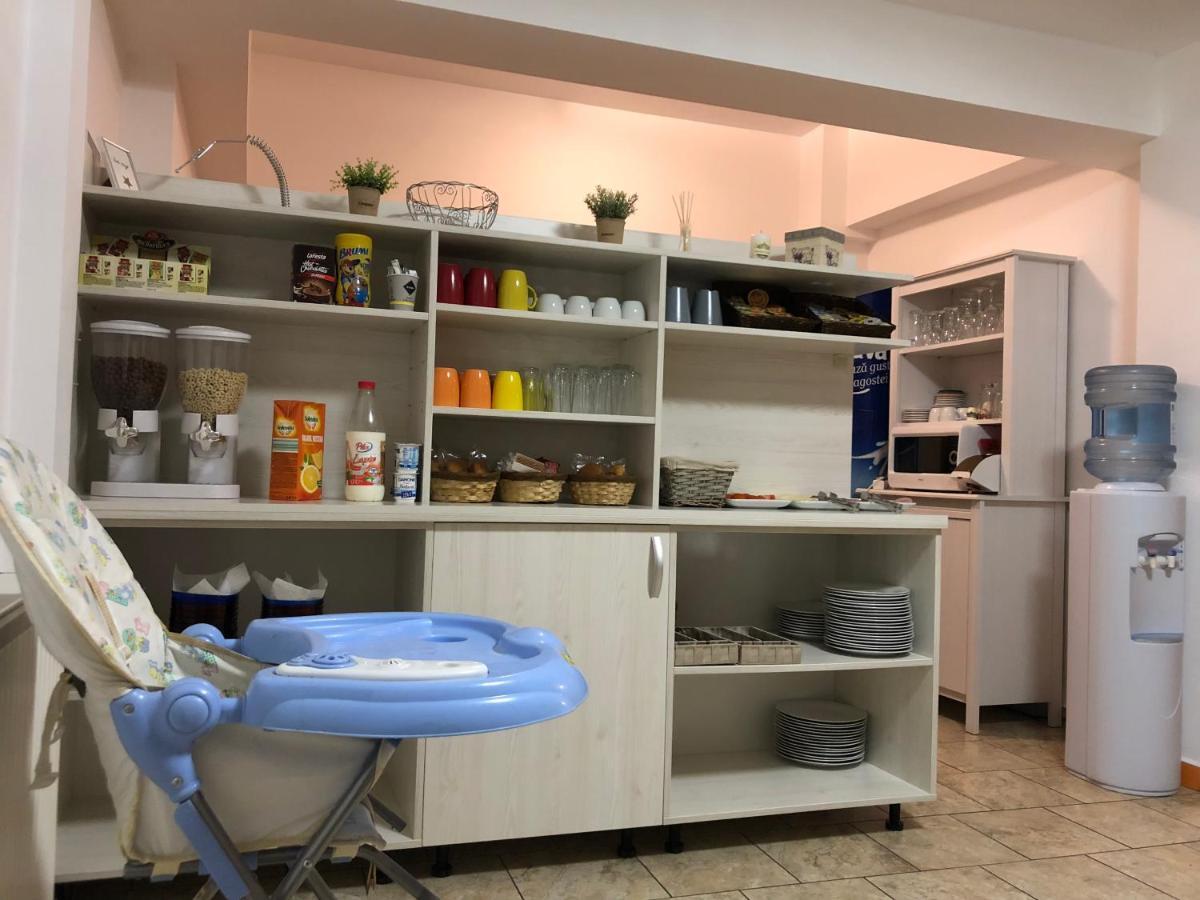 Hotel Nova Residence Popesti-Leordeni エクステリア 写真
