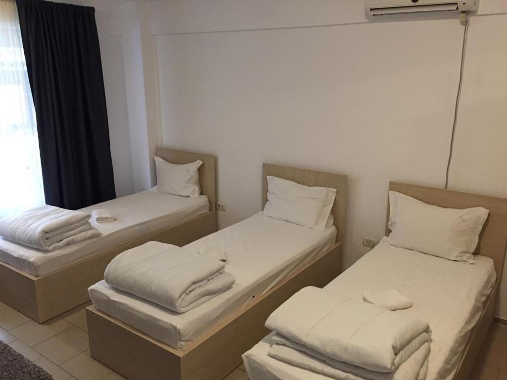Hotel Nova Residence Popesti-Leordeni エクステリア 写真