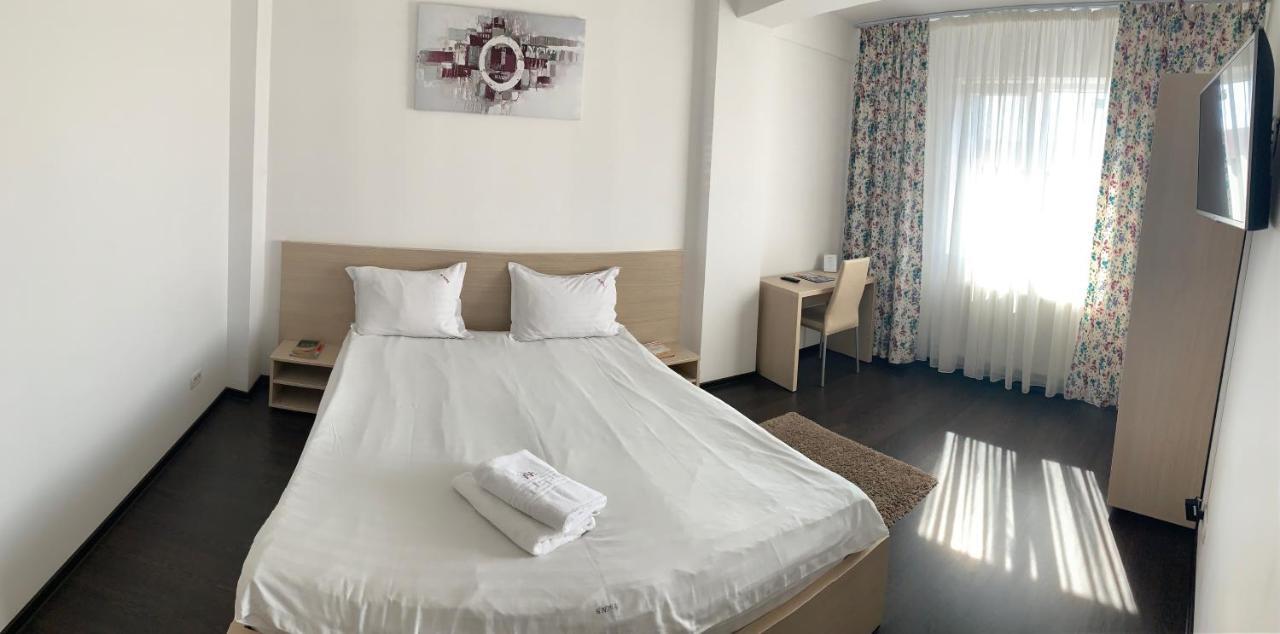 Hotel Nova Residence Popesti-Leordeni エクステリア 写真